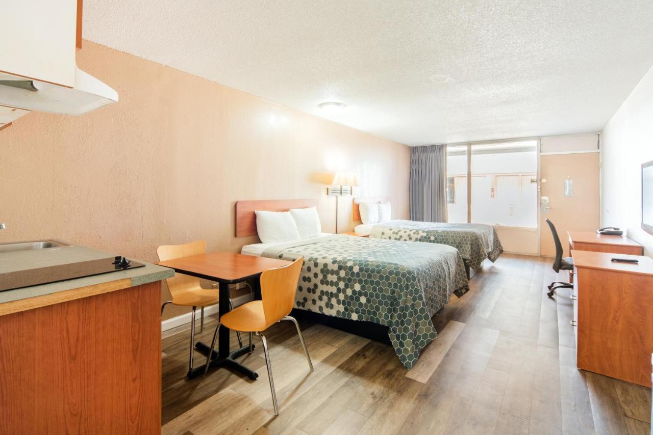 Econo Lodge Inn & Suites Near Bricktown Oklahoma City Eksteriør billede