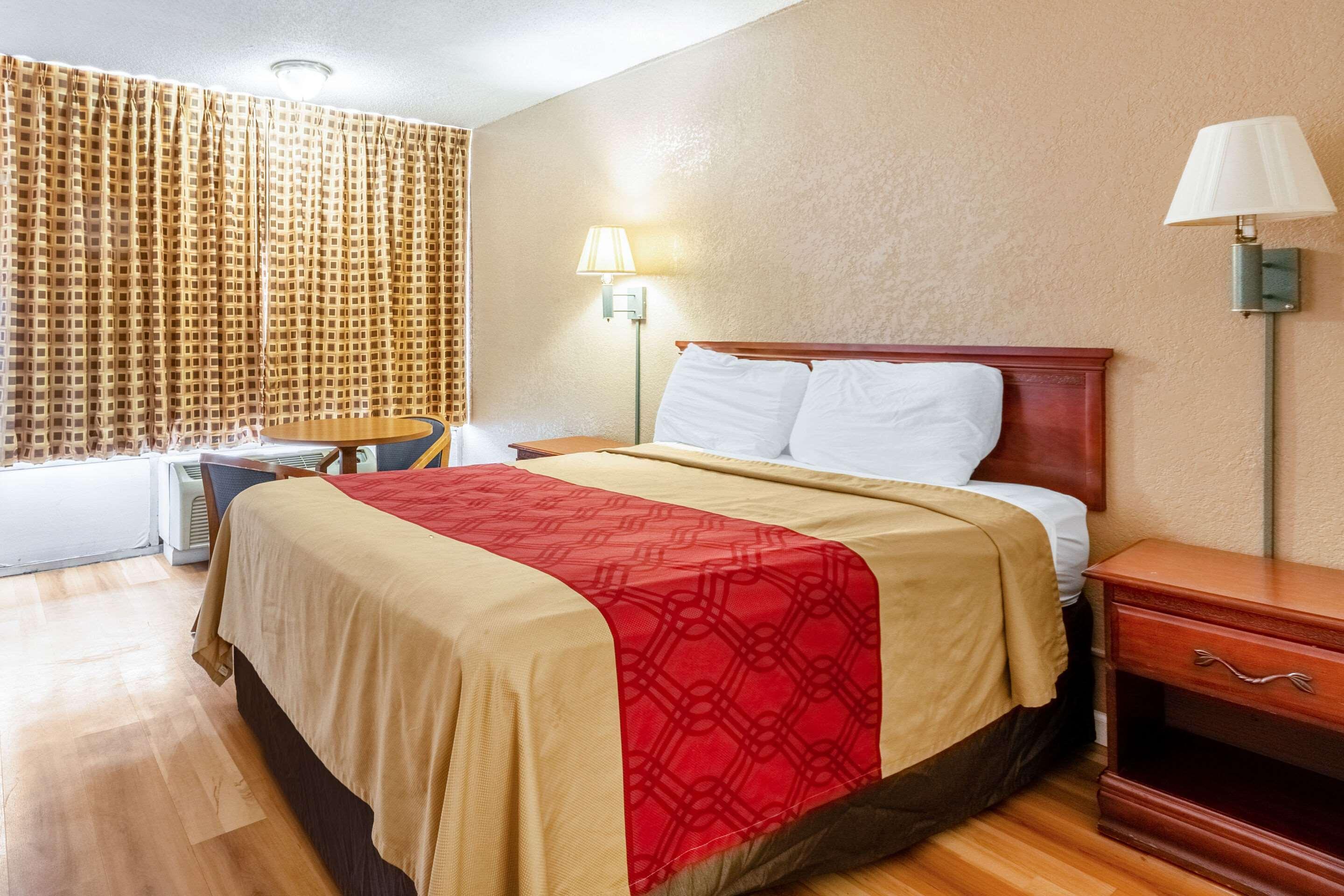 Econo Lodge Inn & Suites Near Bricktown Oklahoma City Eksteriør billede