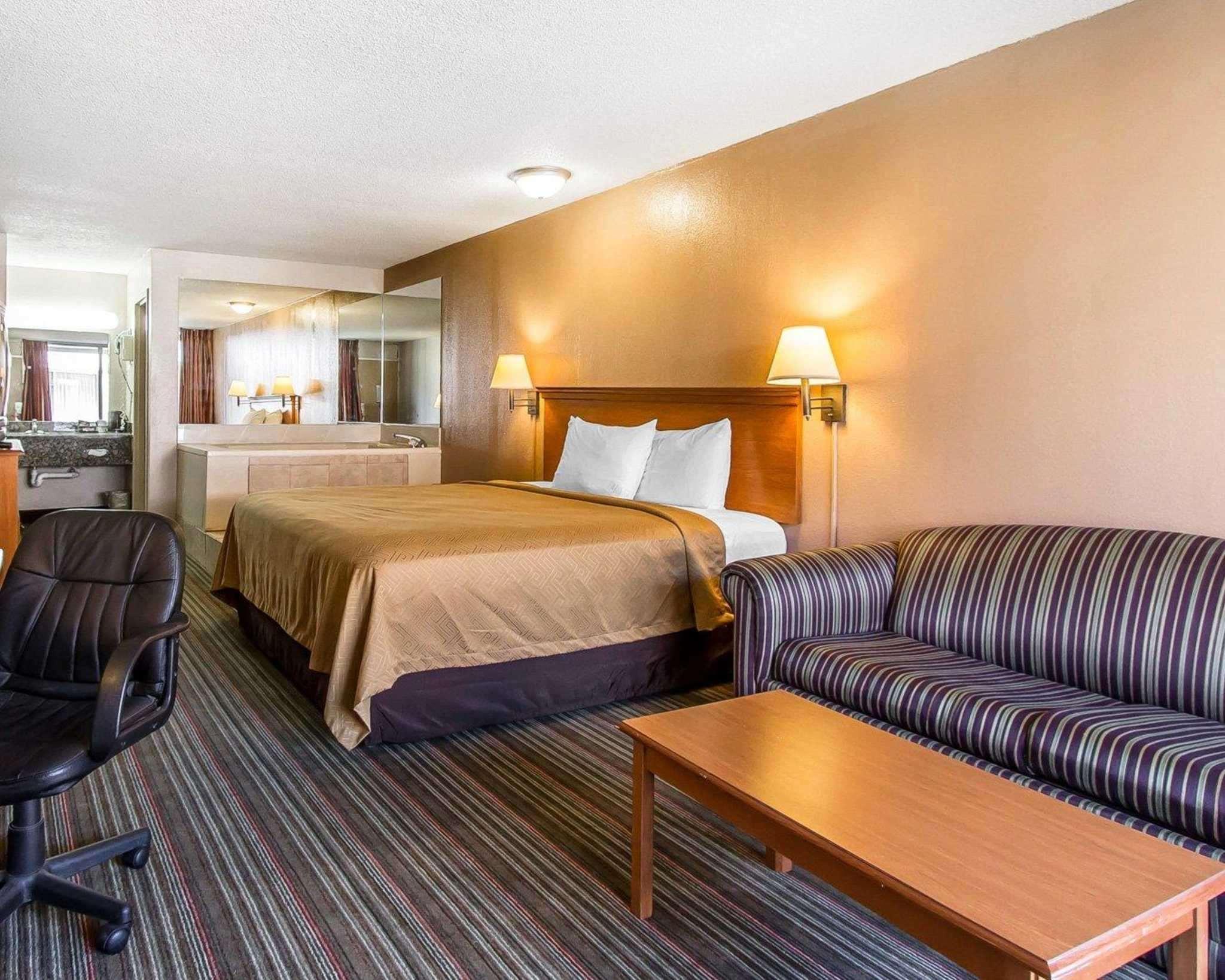 Econo Lodge Inn & Suites Near Bricktown Oklahoma City Eksteriør billede